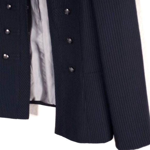 Tahari sz 12 stripe military blazer. - Picture 1 of 8